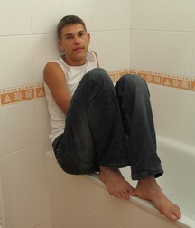 Ton Takes a Bath 5a714a9ae5df9.jpg