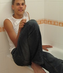 Ton Takes a Bath 5a714a9cd1ece.jpg