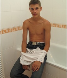 Ton Takes a Bath 5a714ab1e56a1.jpg