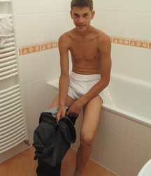 Ton Takes a Bath 5a714ac40a5a4.jpg