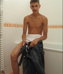 Ton Takes a Bath 5a714ac8759a7.jpg