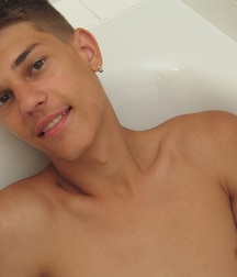 Ton Takes a Bath 5a714b08e2f87.jpg