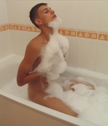 Ton Takes a Bath 5a714b3472252.jpg