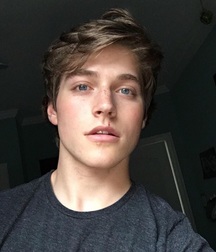 He's Got the Look (Non-Nude) 5a7e5dd6cc2c5.jpg