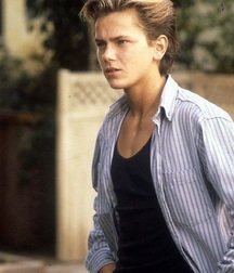Remembering River Phoenix 5a7f4ec59132d.jpg
