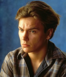 Remembering River Phoenix 5a7f4f02d5f81.jpg