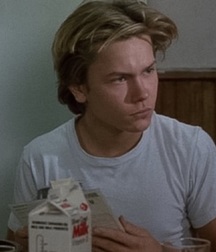 Remembering River Phoenix 5a7f4f0990011.jpg