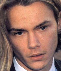 Remembering River Phoenix 5a7f4f0f580b2.jpg