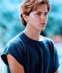 Remembering River Phoenix 5a7f4f22d7aee.jpg