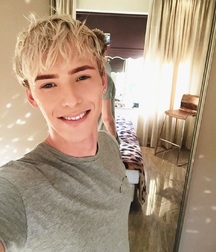 Kris Blent-Blond and Beautiful 5a821240605b9.jpg