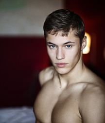 He's Got The Look (Non-nude) 5a8f0712e0c9e.jpg