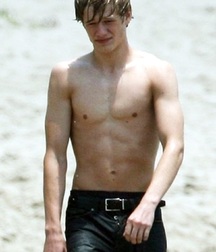 Lucas Till 5ac869378729a.jpg