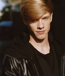 Lucas Till 5ac869389d121.jpg