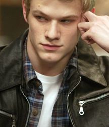 Lucas Till 5ac86943631c7.jpg