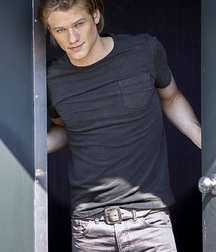 Lucas Till 5ac8694d652b6.jpg