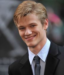 Lucas Till 5ac8694e7998c.jpg