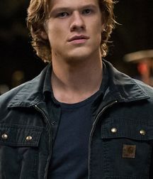 Lucas Till 5ac86958a8187.jpg