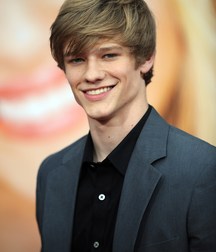 Lucas Till 5ac8695e24e18.jpg