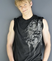 Lucas Till 5ac8698abef23.jpg