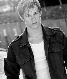 Lucas Till 5ac869968a371.jpg