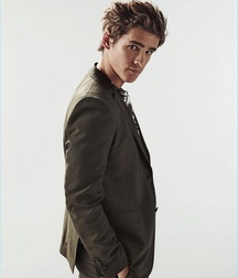 Brenton Thwaites 5ad173c8c8d2c.jpg