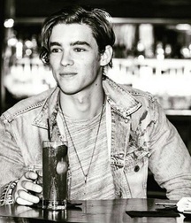 Brenton Thwaites 5ad173da23055.jpg