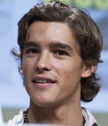 Brenton Thwaites 5ad173e4ad9b4.jpg
