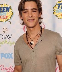 Brenton Thwaites 5ad173ed216bd.jpg