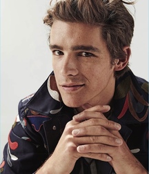 Brenton Thwaites 5ad173f397a13.jpg