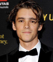 Brenton Thwaites 5ad173f4e9a43.jpg