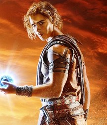 Brenton Thwaites 5ad173fc7898e.jpg