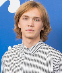 Charlie Plummer 5b1e0977d69b9.jpg