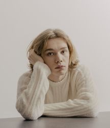 Charlie Plummer 5b1e097bb9567.jpg