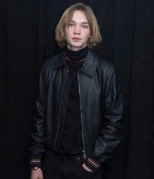 Charlie Plummer 5b1e0989da03e.jpg