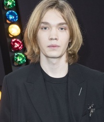 Charlie Plummer 5b1e098ab64be.jpg