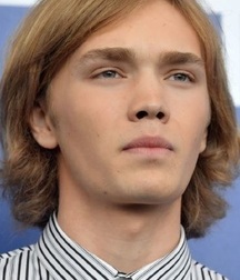 Charlie Plummer 5b1e0995c9bc1.jpg
