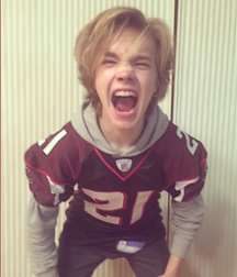 Charlie Plummer 5b1e0997b2198.jpg