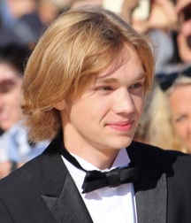 Charlie Plummer 5b1e0998cb2be.jpg