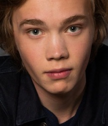 Charlie Plummer 5b1e099bd6dc7.jpg