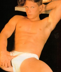 More 90s Strokemag Models 5b1e8fe9c9f81.jpg