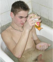 Patrik in the Bath 5b36cb2e8c2ec.jpg