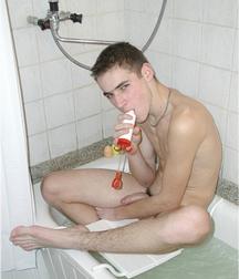 Patrik in the Bath 5b36cb3a1d120.jpg
