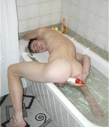 Patrik in the Bath 5b36cb4917b66.jpg