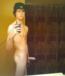 Selfie Boys 5b9c90242fb40.jpg