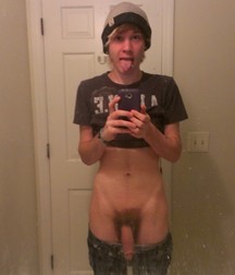 Selfie Boys 5b9c91d5b55f5.jpg