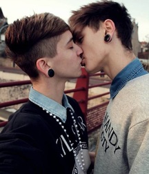 Boys in Love (Non-nude) 5bc221ce5c2db.jpg