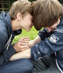 Boys in Love (Non-nude) 5bc221d11268b.jpg