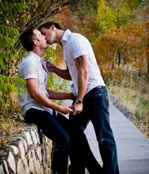 Boys in Love (Non-nude) 5bc221d4d3870.jpg