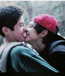 Boys in Love (Non-nude) 5bc221fd2fb04.jpg
