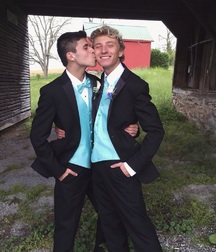Boys in Love (Non-nude) 5bc22248bfdd4.jpg